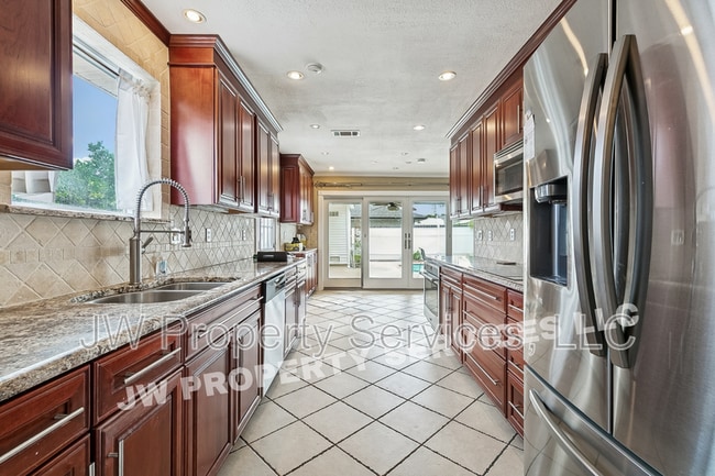 Photo - 3228 Lake Trail Dr