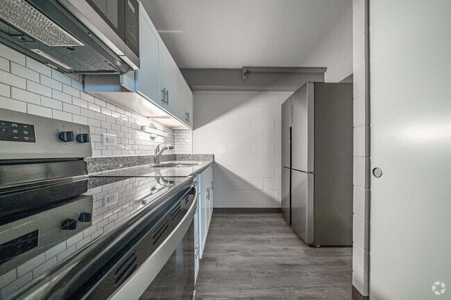 2BR, 1BA - 740SF- Kitchen