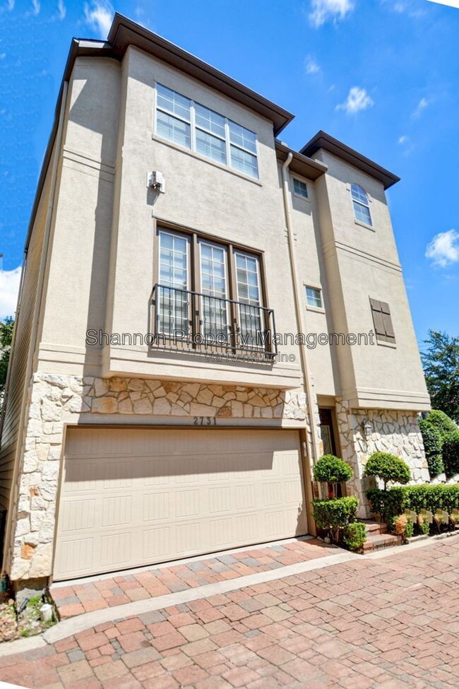 Photo - 2731 Sherwin St