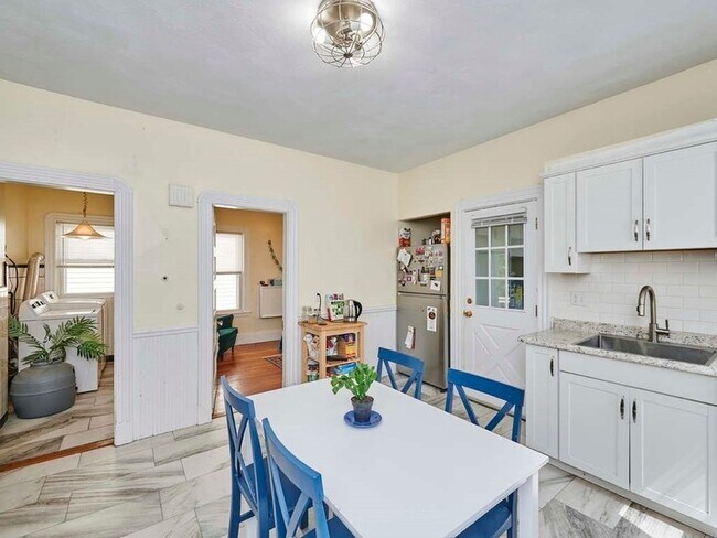 Photo - 48 Wordsworth St Unit 1