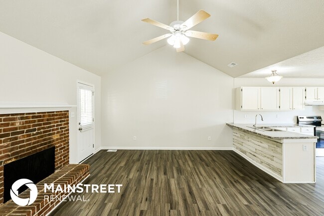 Photo - 6900 Applegate Ln