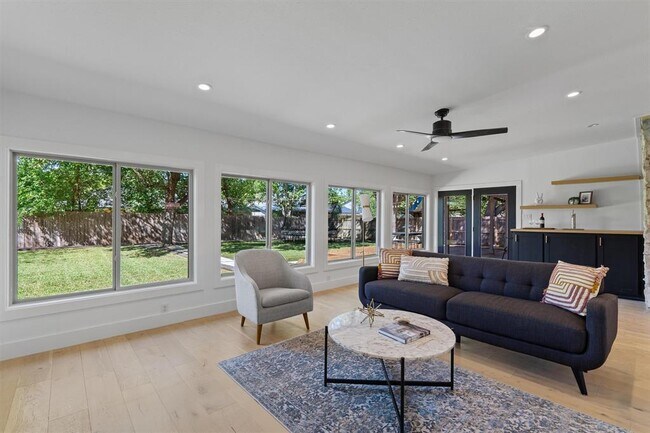 Photo - 3306 Whiteway Dr