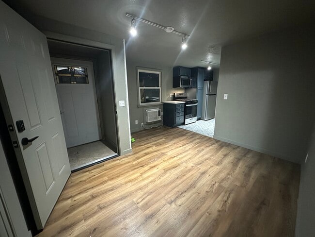 Photo - 1313 Edgar Ave Unit 5