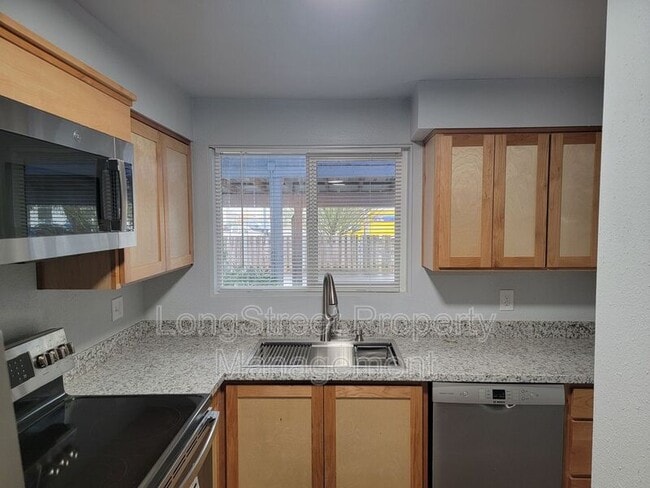 Photo - 3141 N Shore Dr SE Unit 3