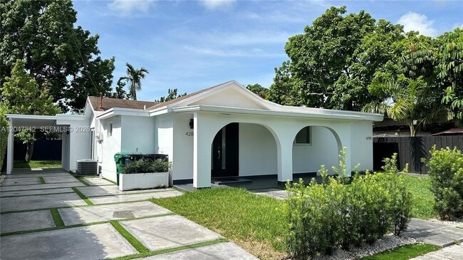 Building Photo - 4288 SW 9th St