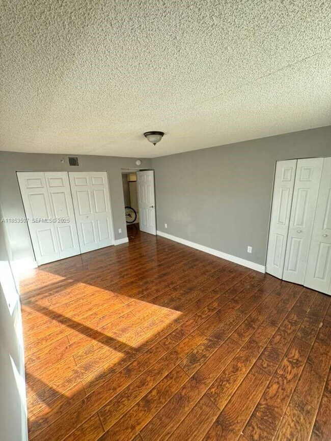 Photo - 959 SE 2nd Ave
