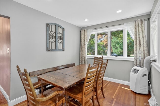 Photo - 1347 Burlingham Rd