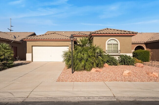 Building Photo - Golf Course Home Available!
