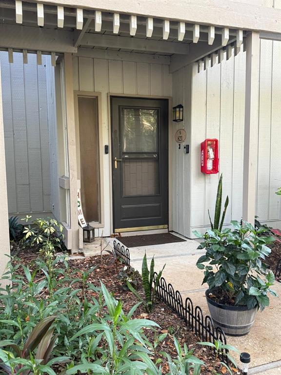 Building Photo - 821 Pinewood Ct Unit 3111