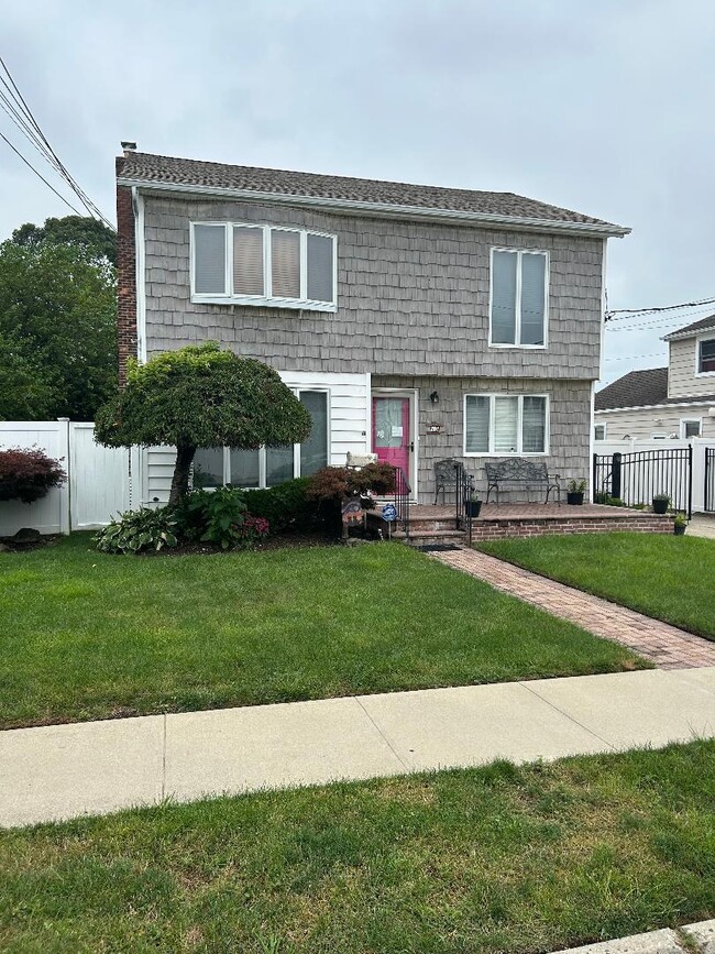 Building Photo - 15 N Crescent Dr Unit 2 Rental
