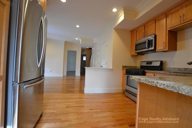 Photo - 25 Lothrop St Unit 2