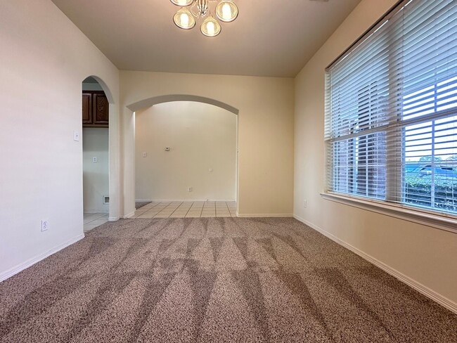 Photo - 2211 Highland Crossing Dr