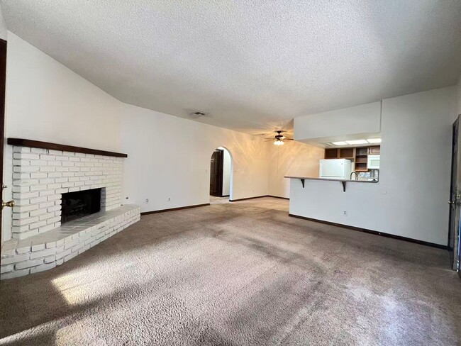 Photo - Bright & Spacious Rental in Great Area – No Pets