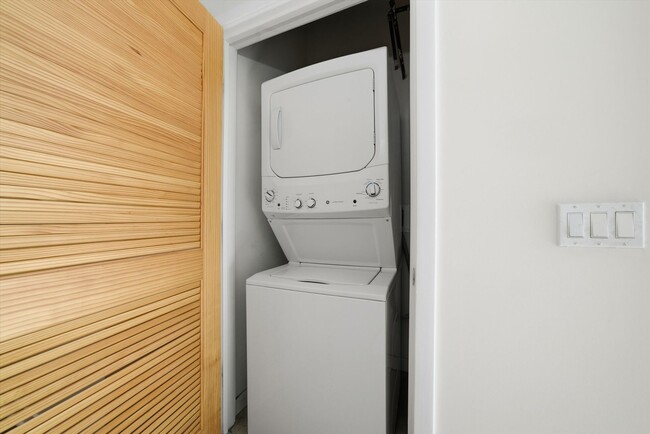 Photo - 1224 W Van Buren St