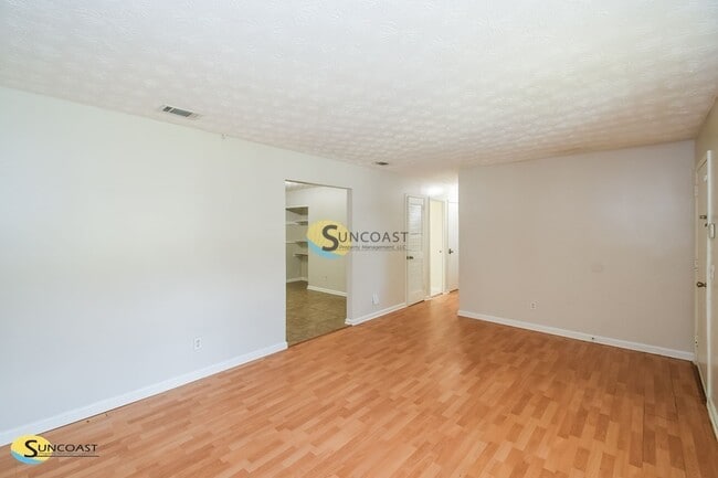 Photo - 4533 Jade Dr E