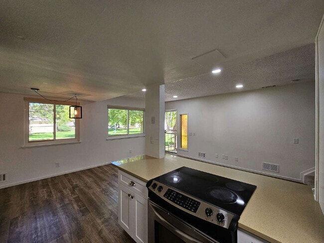 Photo - 9195 Lehigh Ave