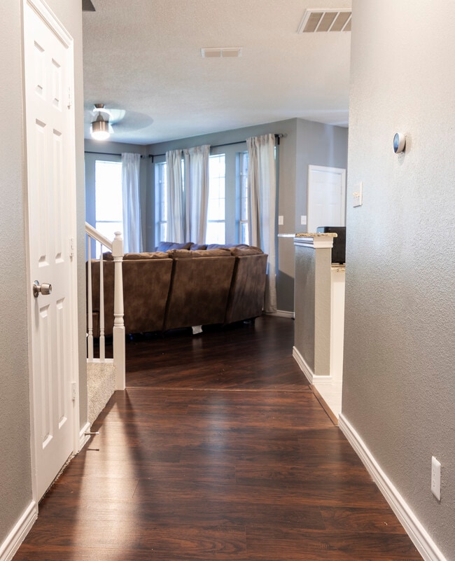 Photo - 9805 Cliffside Dr