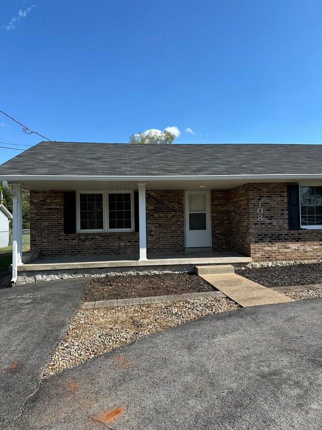 Building Photo - 2108 Southland Dr Unit Apt A