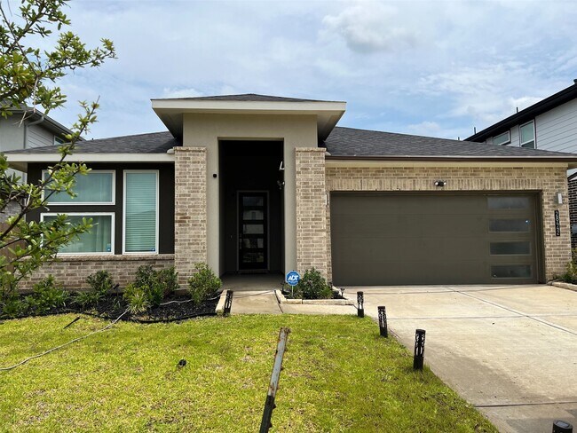 Building Photo - 28442 Hazel Trl Rental