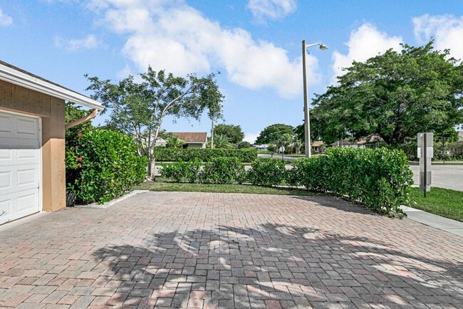 Photo - 6255 Timberlakes Way