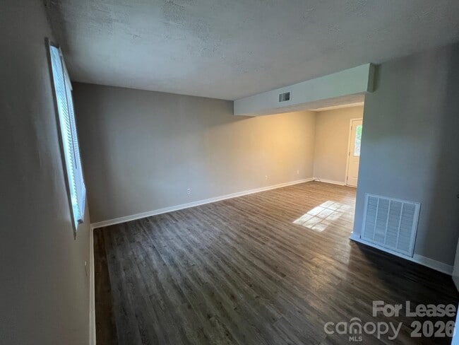 Photo - 1260 Fieldstone Rd