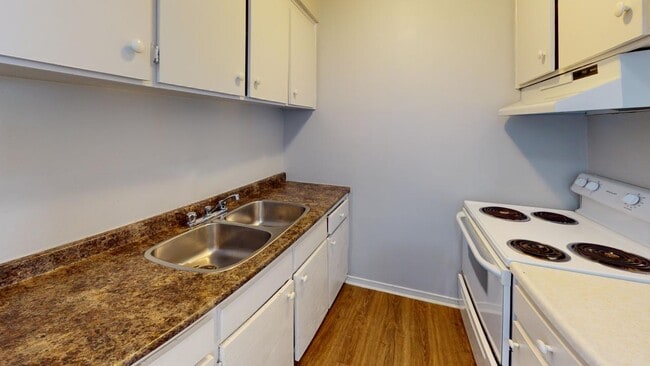 Photo - College Avenue Apartments