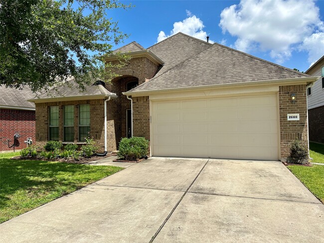 Photo - 25323 Lisburn Dr