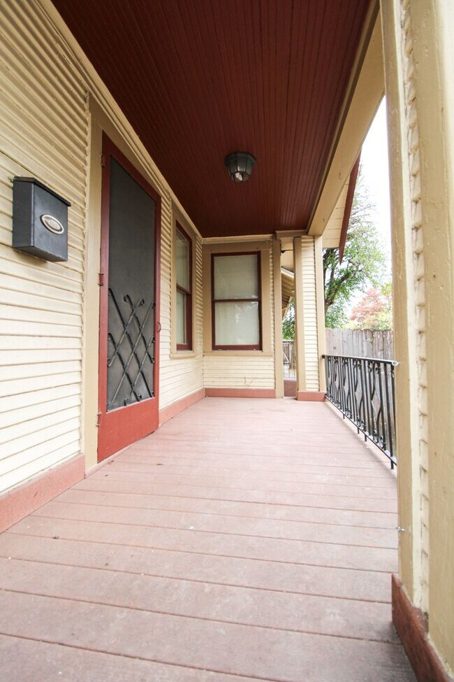 Photo - 438 W Rosewood Ave