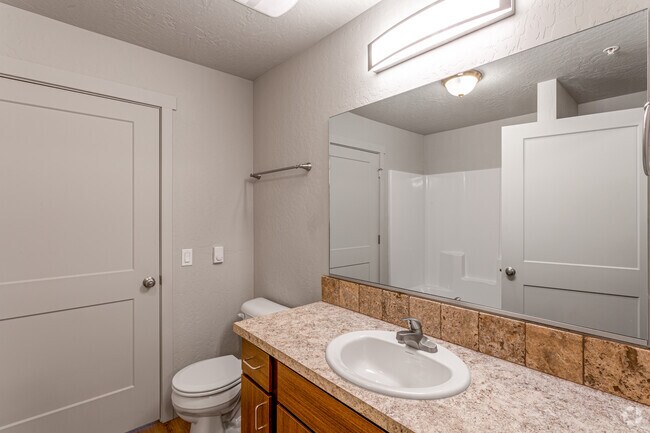 2HAB, 1BA - 844 - 908&nbsp;ft² - River Trail Apartments