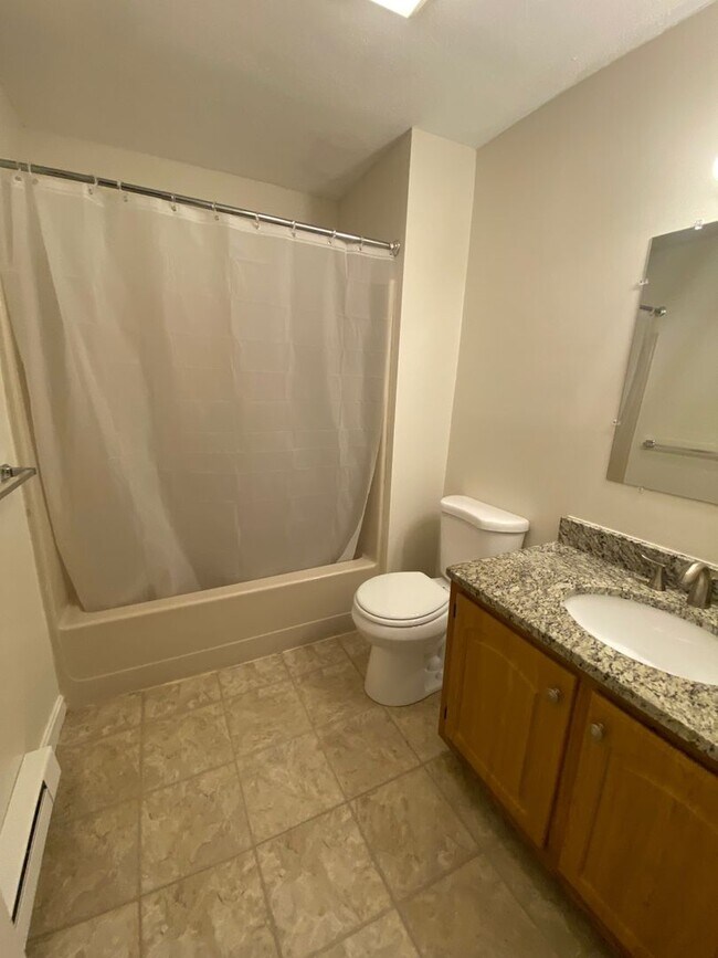 Photo - 2 Bedroom Apartment for Rent in Rochester, NH!