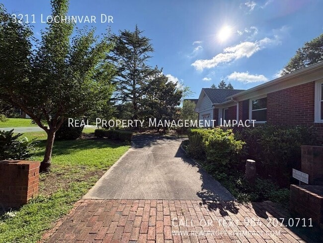 Photo - 3211 Lochinvar Dr