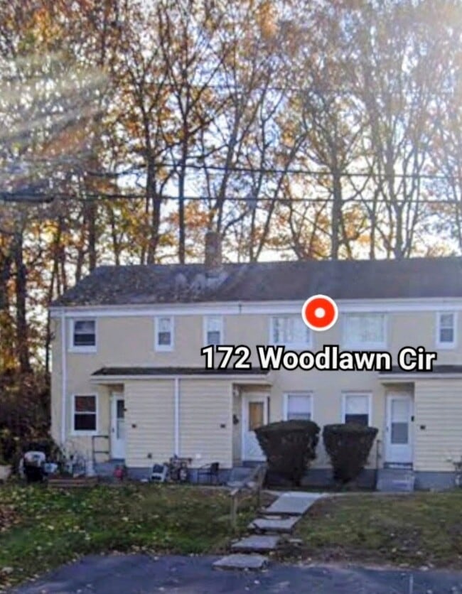 Building Photo - 172 Woodlawn Cir