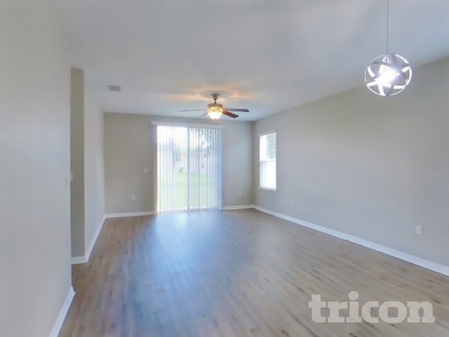 Photo - 1617 Tamarind Rd