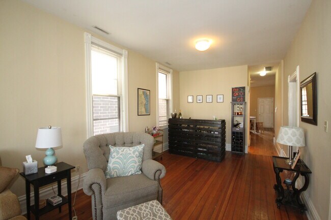 Photo - 3338 N Kenmore Ave Unit 3