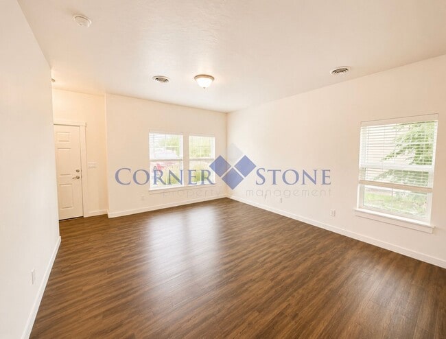Photo - Charming Townhouse Close To The Village!