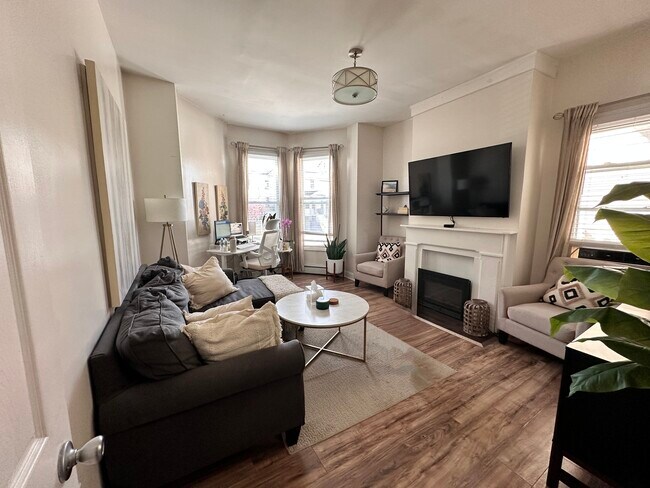 Photo - 37 Sayre St Unit 1