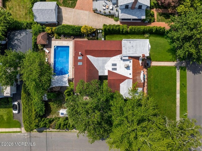 Photo - 400 Grassmere Avenue