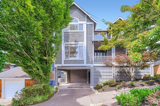 Building Photo - Greenlake - 4 Bedroom Rental