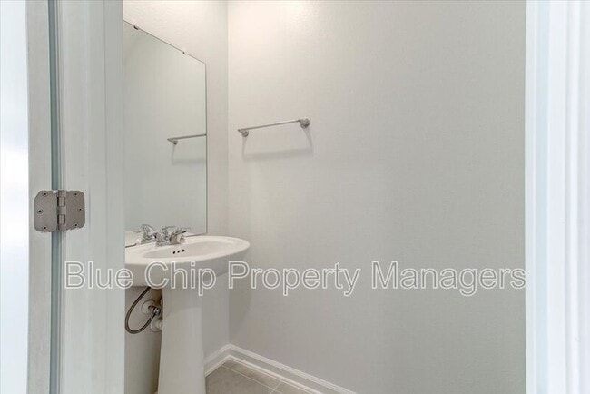 Photo - 1212 Belle Isle Ln