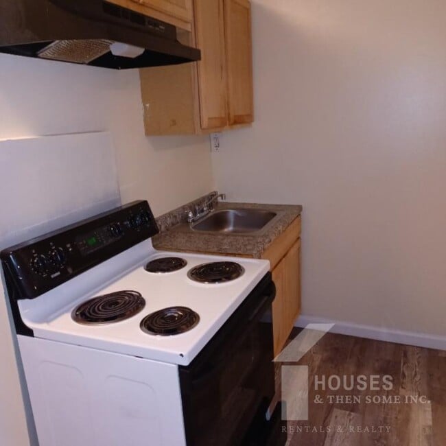 Photo - 122 Owens St