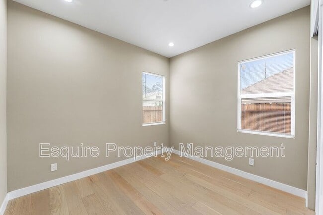 Photo - 549 Carty Dr