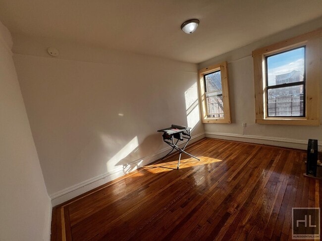 Photo - MORRIS AVENUE Unit 4B