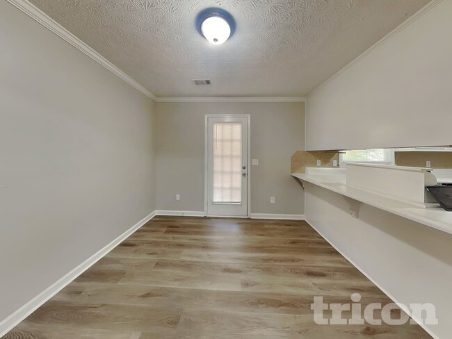 Photo - 60 Beaverdam Ct