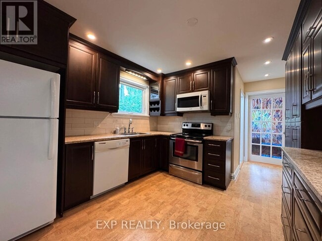 Photo - 44 Clearview Ave