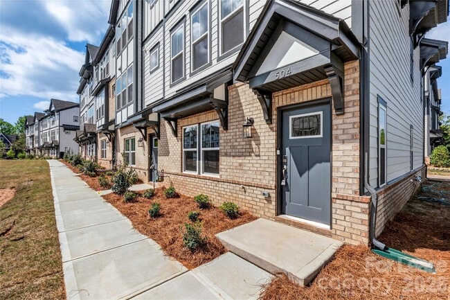 Photo - 504 Annie Lowery Wy