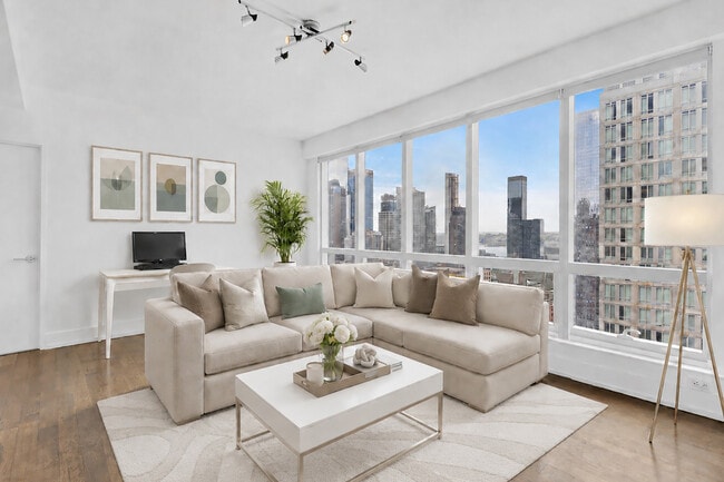 Building Photo - 350 W 42nd St
