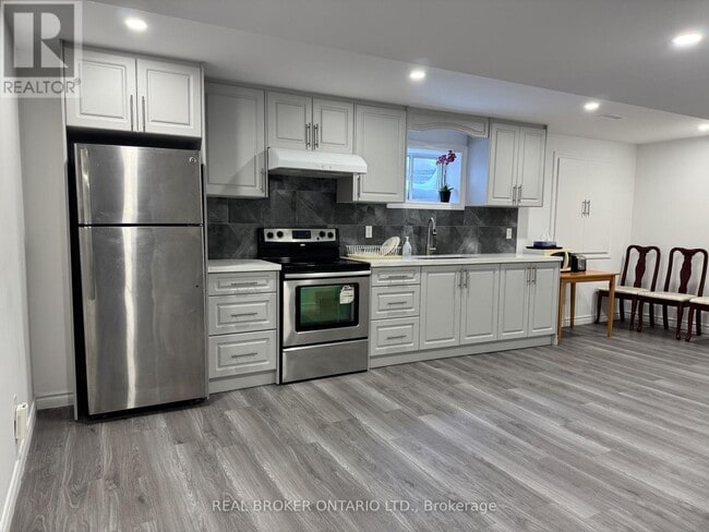 Photo - 119 Hertford Crescent