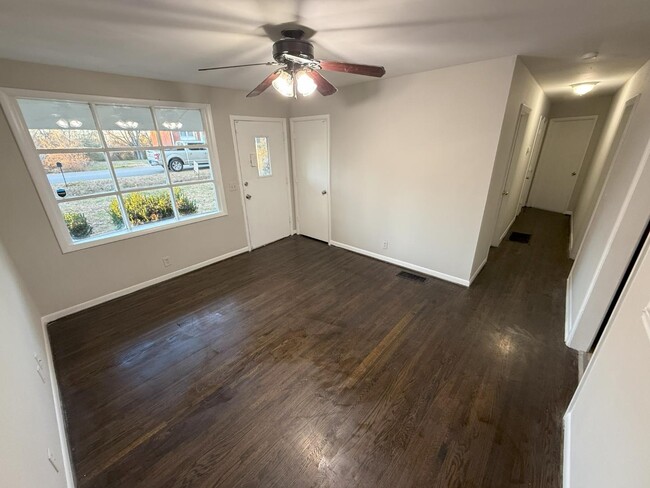 Photo - 1711 Southwind Dr