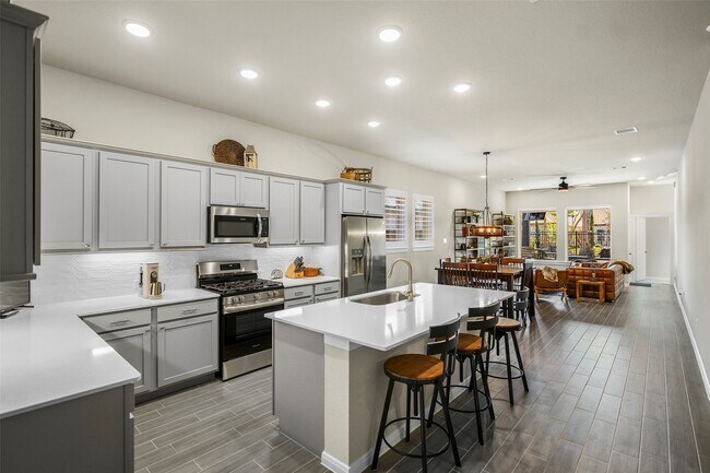 Photo - 7474 Cattail Fls Ln