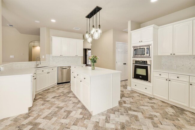 Photo - 8216 Fern Bluff Ave